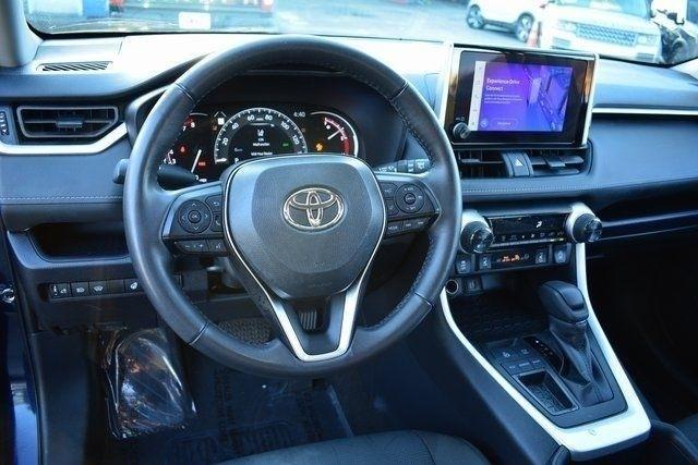 Toyota RAV4 XLE FWD (Natl) 2025