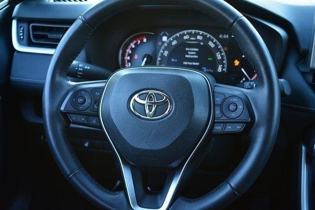 Toyota RAV4 XLE FWD (Natl) 2025