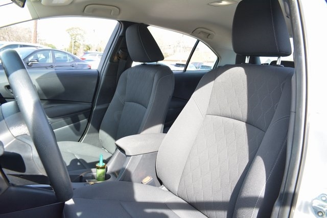 Toyota Corolla LE CVT (Natl) 2025