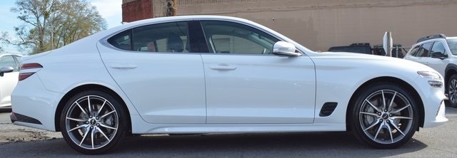 Genesis G70 2.5T RWD 2025