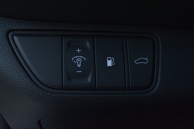 Genesis G70 2.5T RWD 2025