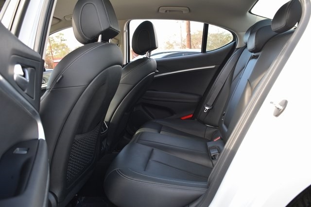 Genesis G70 2.5T RWD 2025