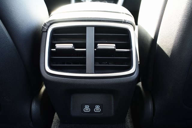 Genesis G70 2.5T RWD 2025