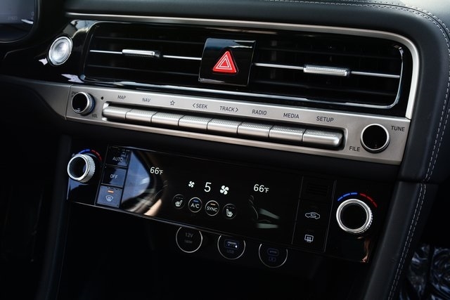 Genesis G70 2.5T RWD 2025