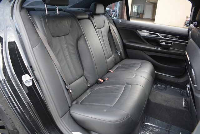 BMW 7 Series 740i Sedan 2019