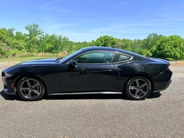 Ford Mustang EcoBoost Fastback 2024