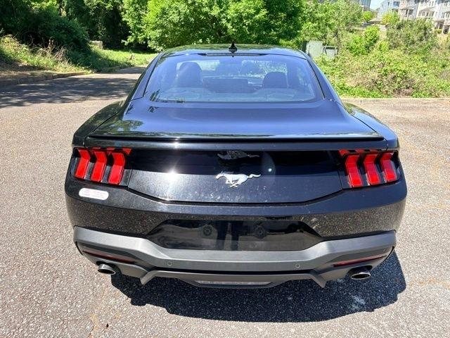 Ford Mustang EcoBoost Fastback 2024