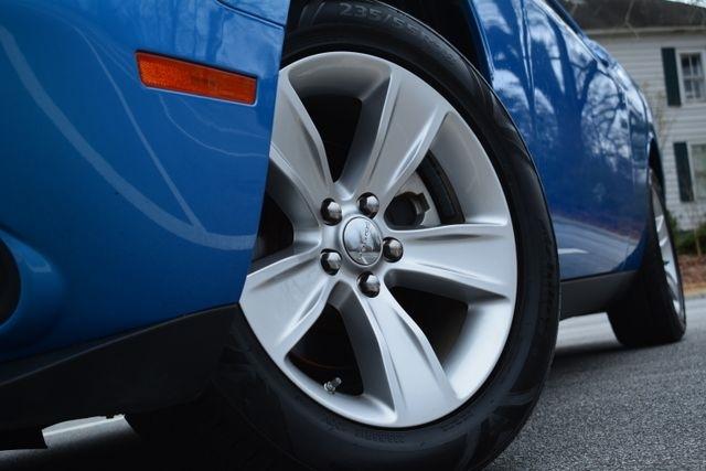 Dodge Challenger SXT RWD 2023