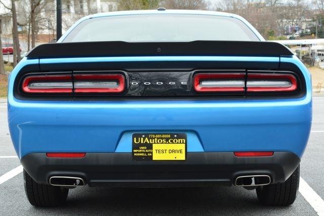 Dodge Challenger SXT RWD 2023