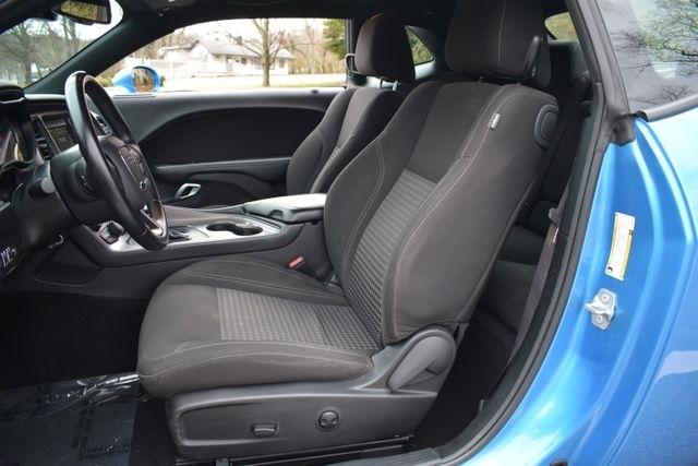 Dodge Challenger SXT RWD 2023