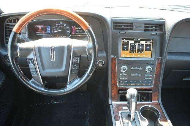 Lincoln Navigator 4x4 Select 2017
