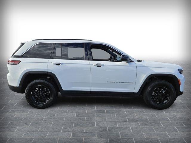 Jeep Grand Cherokee Laredo 4x2 2025