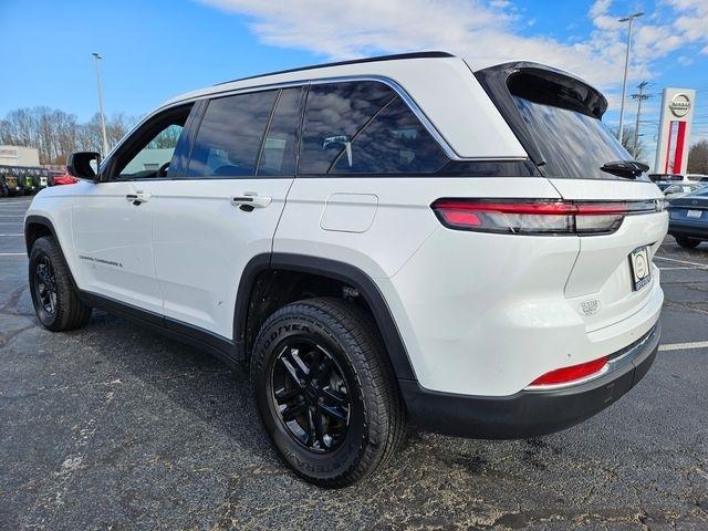 Jeep Grand Cherokee Laredo 4x2 2025