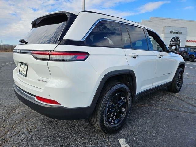 Jeep Grand Cherokee Laredo 4x2 2025