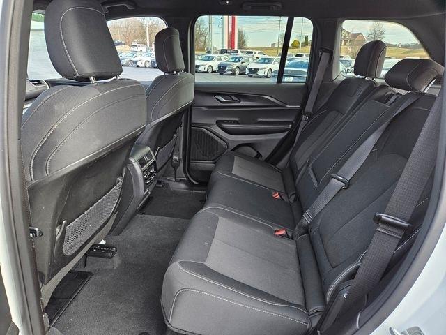 Jeep Grand Cherokee Laredo 4x2 2025