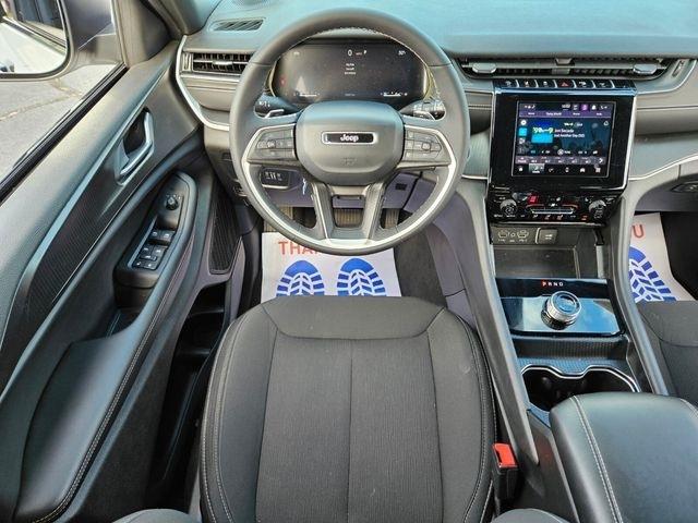 Jeep Grand Cherokee Laredo 4x2 2025