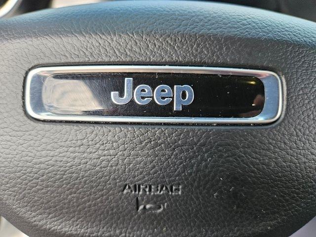 Jeep Grand Cherokee Laredo 4x2 2025