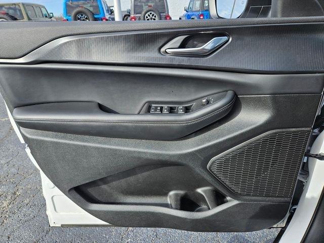 Jeep Grand Cherokee Laredo 4x2 2025