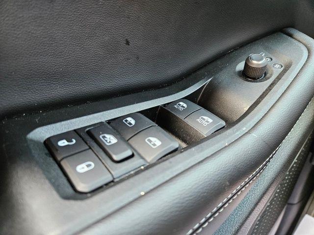 Jeep Grand Cherokee Laredo 4x2 2025