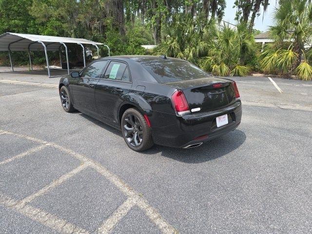 Chrysler 300 Touring L RWD 2023