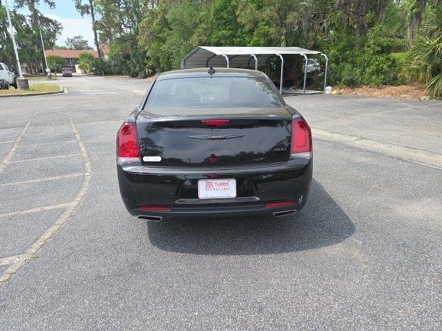 Chrysler 300 Touring L RWD 2023