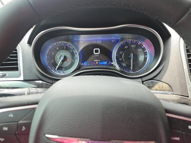 Chrysler 300 Touring L RWD 2023