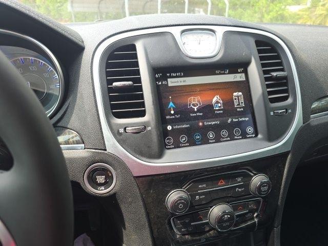 Chrysler 300 Touring L RWD 2023