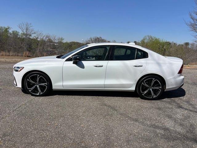 Volvo S60 B5 FWD Plus Dark Theme 2024