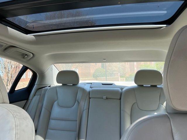 Volvo S60 B5 FWD Plus Dark Theme 2024