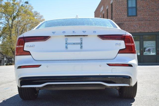 Volvo S60 B5 FWD Plus Dark Theme 2024