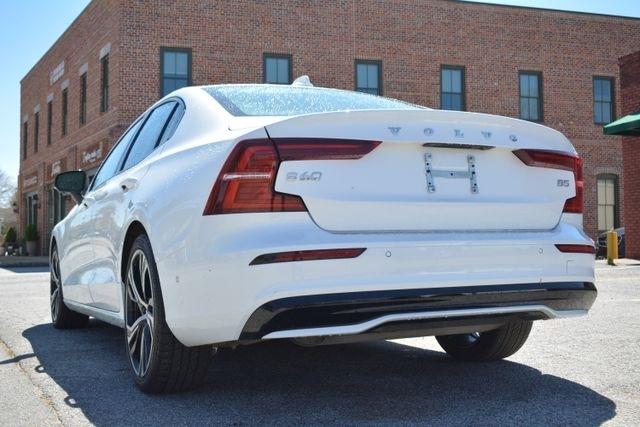 Volvo S60 B5 FWD Plus Dark Theme 2024