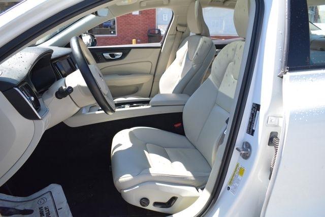 Volvo S60 B5 FWD Plus Dark Theme 2024