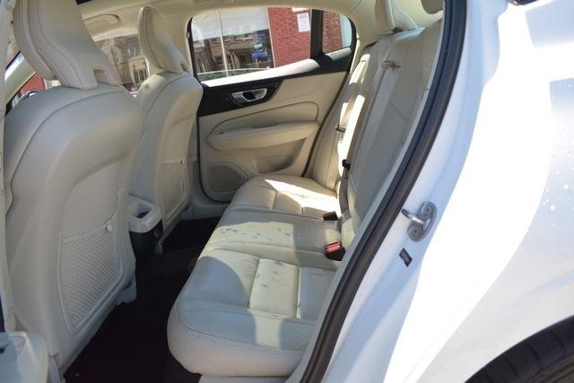 Volvo S60 B5 FWD Plus Dark Theme 2024