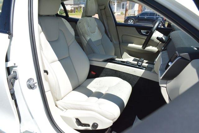 Volvo S60 B5 FWD Plus Dark Theme 2024