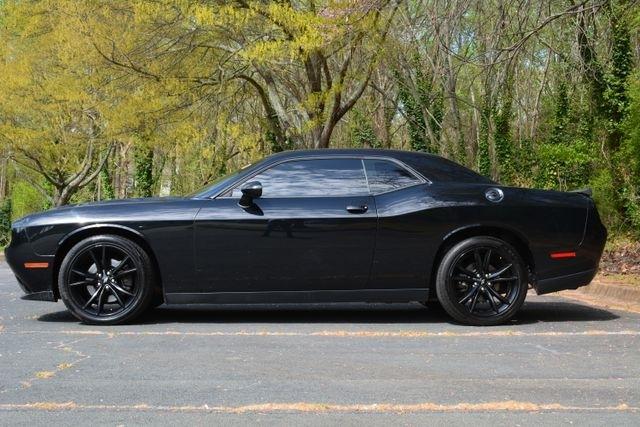 Dodge Challenger SXT Plus Coupe 2017