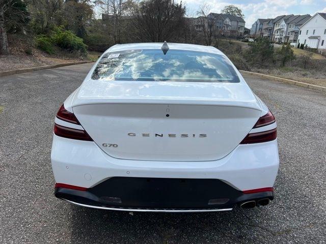 Genesis G70 2.0T RWD 2022