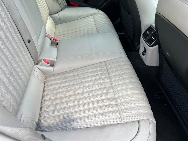 Genesis G70 2.0T RWD 2022