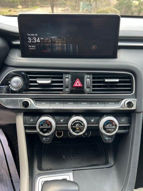 Genesis G70 2.0T RWD 2022