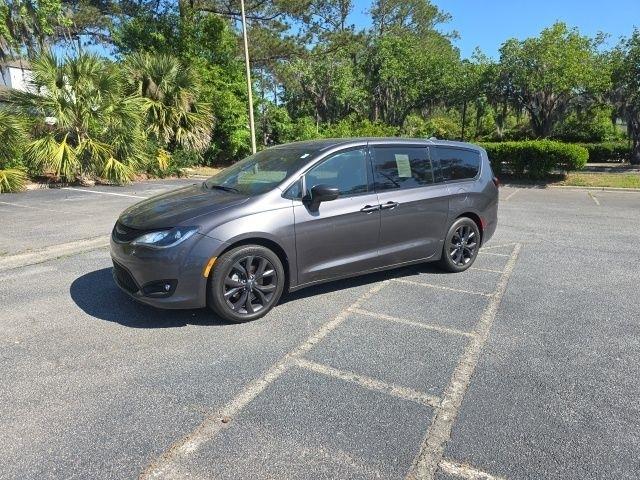 Chrysler Pacifica Touring FWD 2020