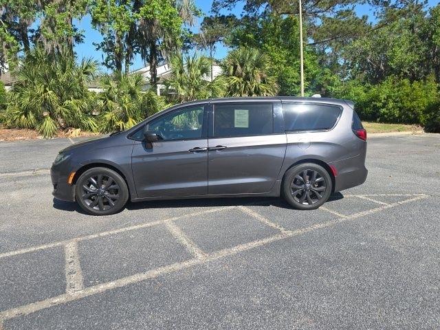Chrysler Pacifica Touring FWD 2020