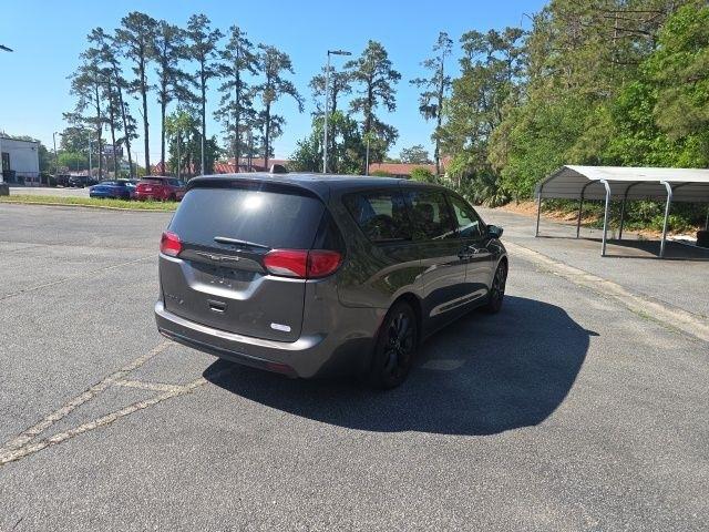 Chrysler Pacifica Touring FWD 2020