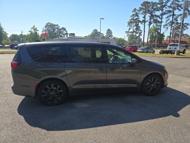 Chrysler Pacifica Touring FWD 2020