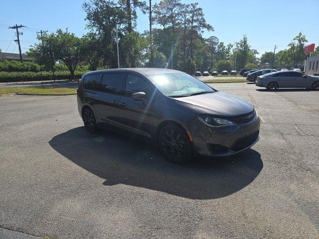 Chrysler Pacifica Touring FWD 2020