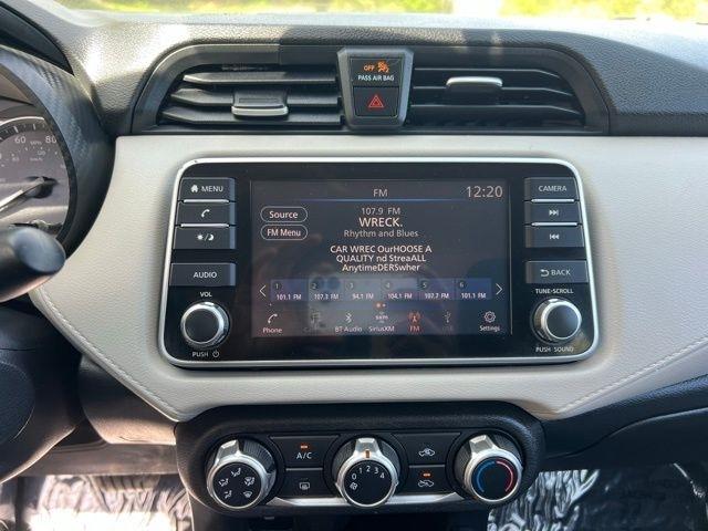 Nissan Versa SV CVT 2021