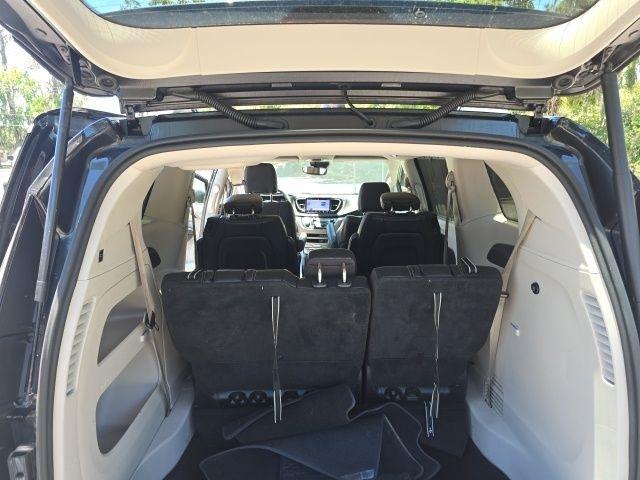 Chrysler Pacifica Touring L FWD 2022