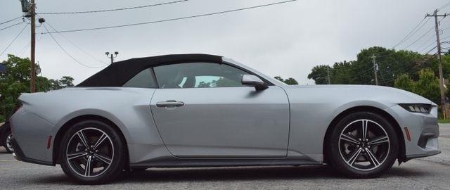 Ford Mustang EcoBoost Convertible 2024