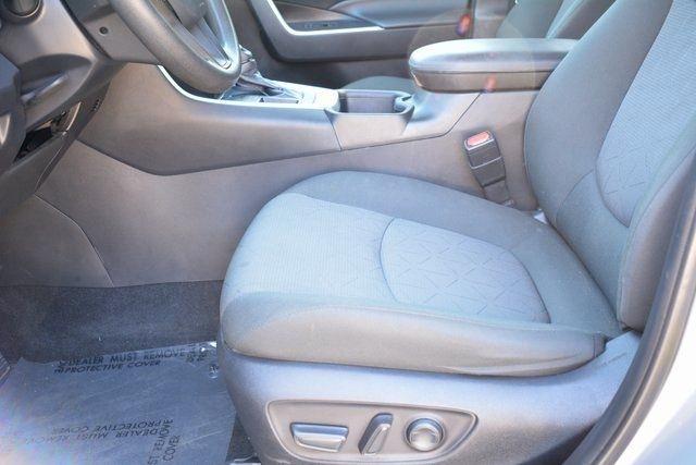 Toyota RAV4 XLE FWD (Natl) 2022