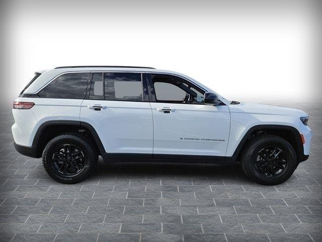 Jeep Grand Cherokee Laredo 4x2 2025