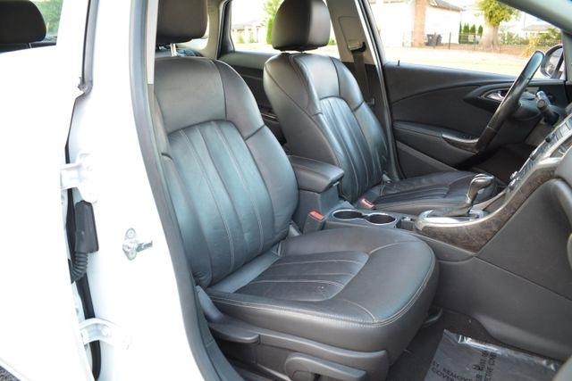 Buick Verano 4dr Sdn Leather Group 2015