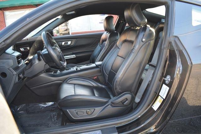 Ford Mustang EcoBoost Fastback 2024
